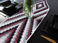 Crochet pattern - Table runner Corner to Corner