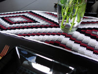 Crochet pattern - Table runner Corner to Corner